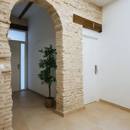 Konukevi New Hostly Arenal Sevilla